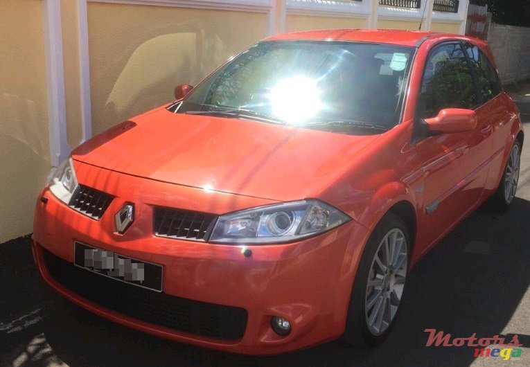 2005' Renault Megane RS photo #1