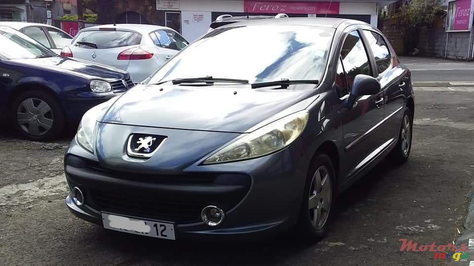 2012' Peugeot 207 photo #1