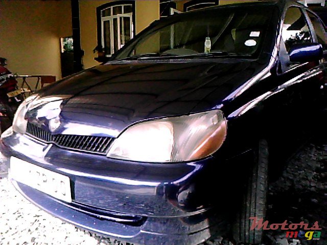 2000' Toyota platz photo #1