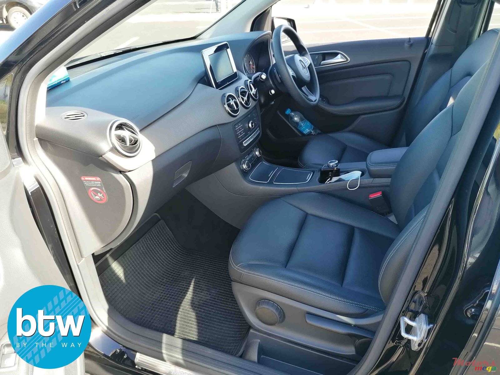 2016' Mercedes-Benz B-Class B180 photo #3