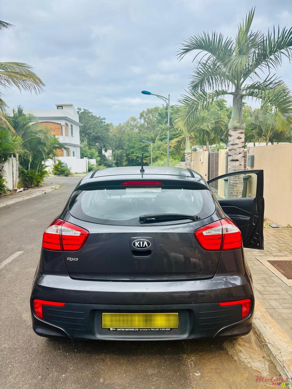 2015' Kia Rio photo #2