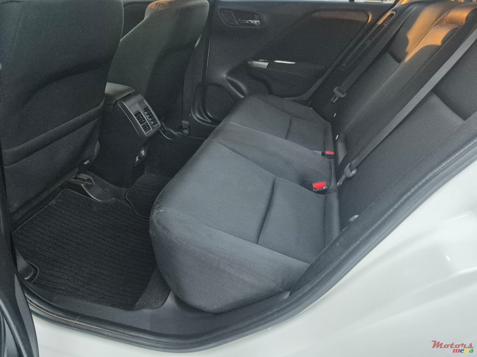 2018' Honda Grace Sport Limited Edition photo #7