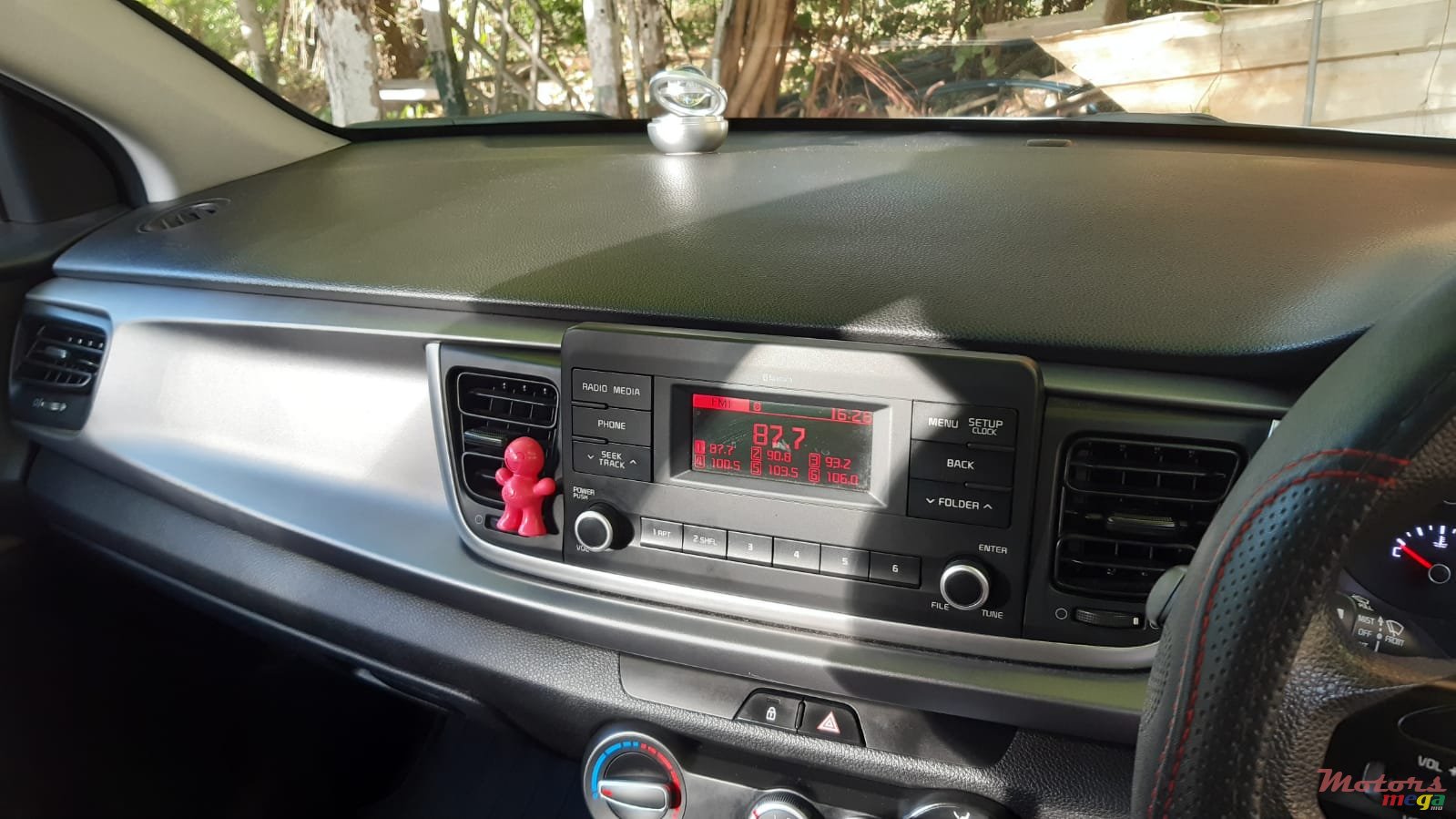 2019' Kia Rio photo #7