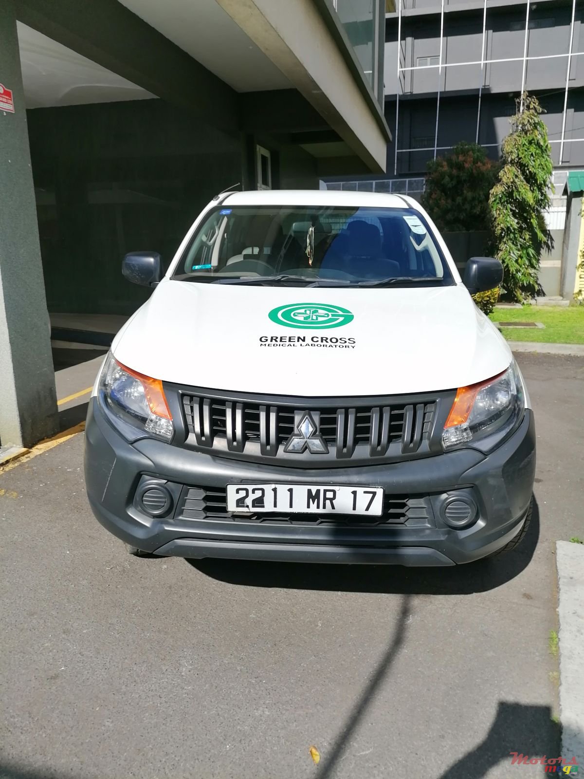 2017' Mitsubishi photo #1