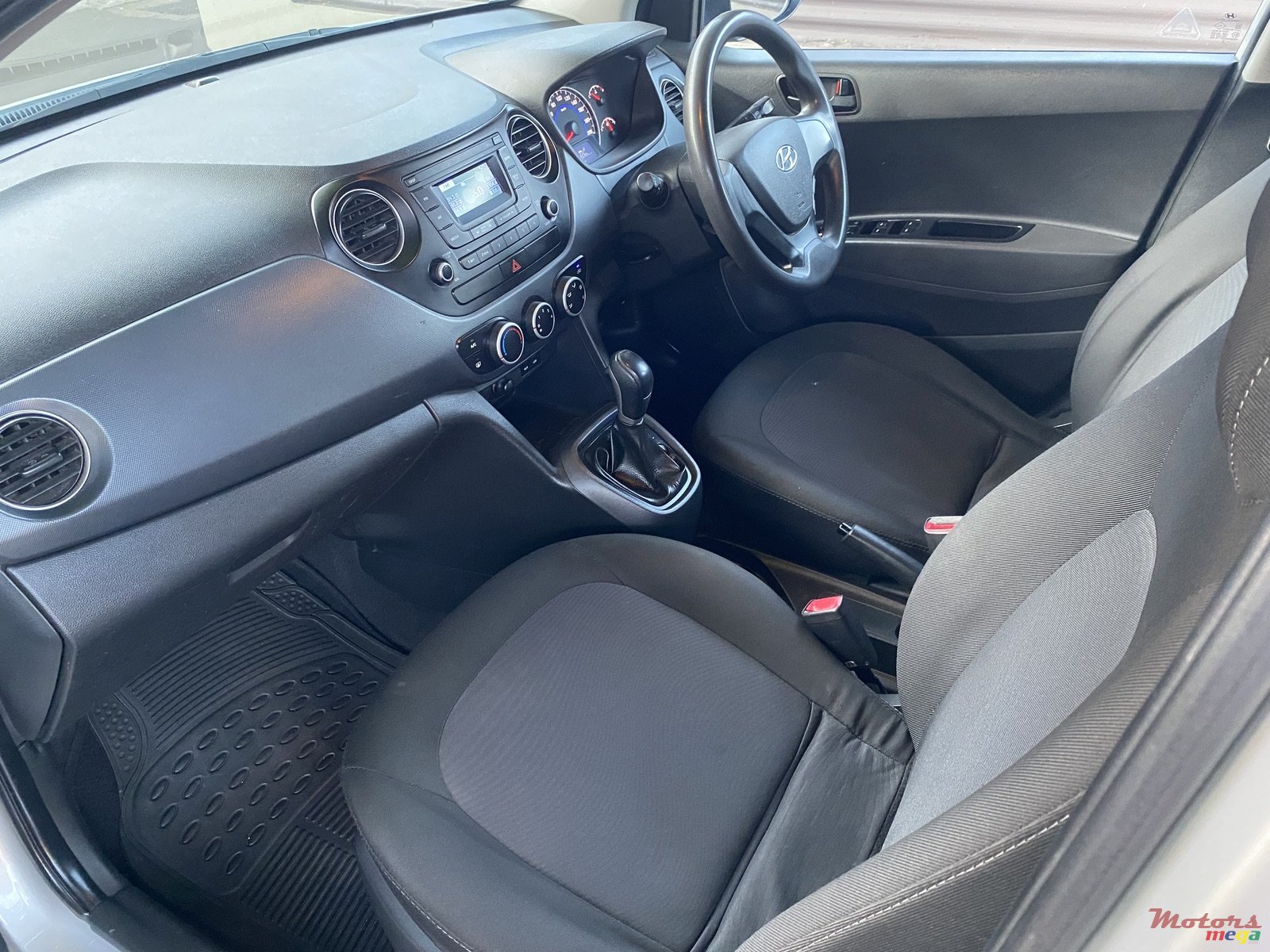 2018' Hyundai i10 Grand Auto photo #6