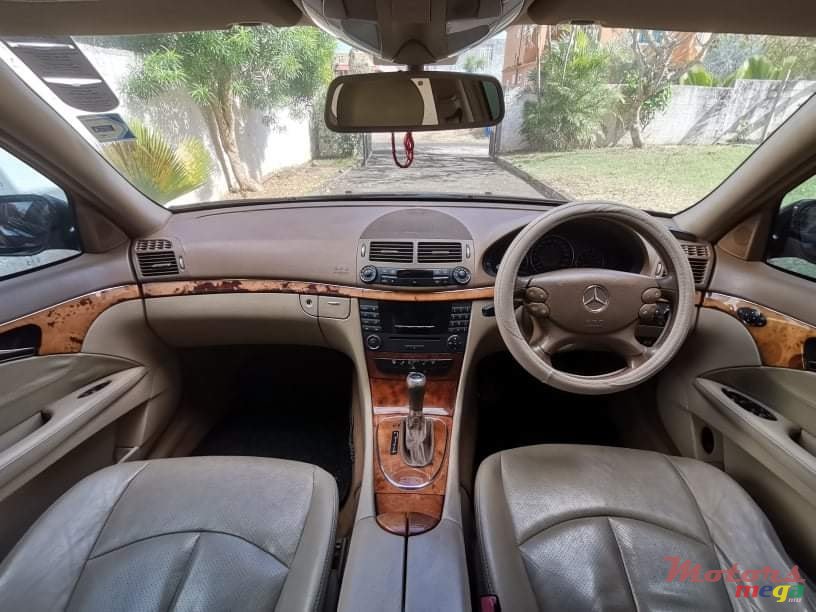 2007' Mercedes-Benz E-Class E200 photo #6