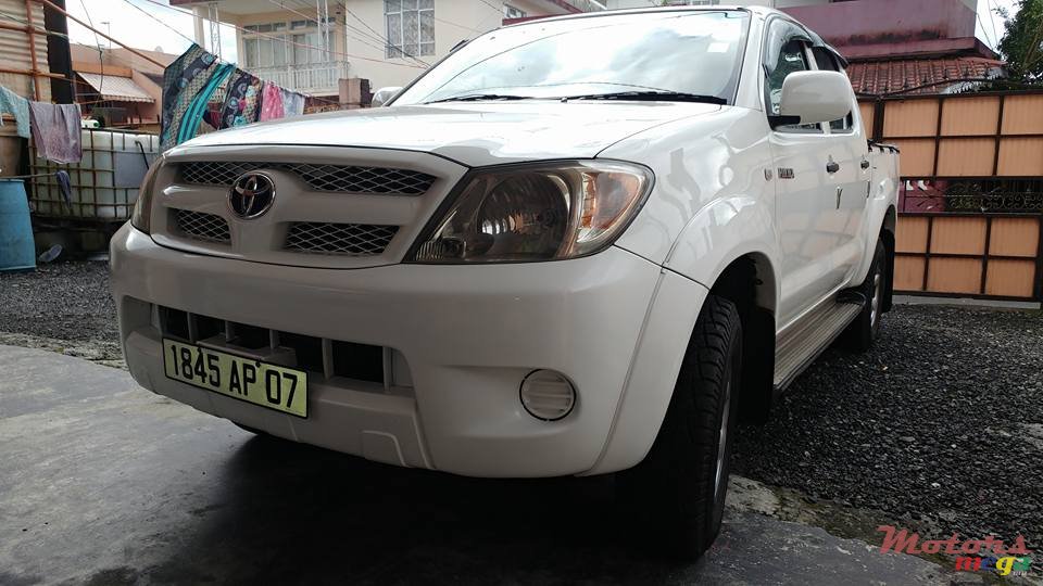 2007' Toyota Hilux photo #3