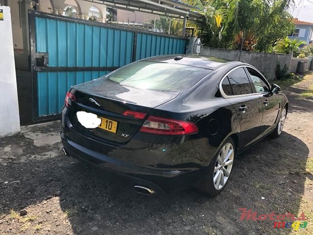 2010' Jaguar XF photo #2