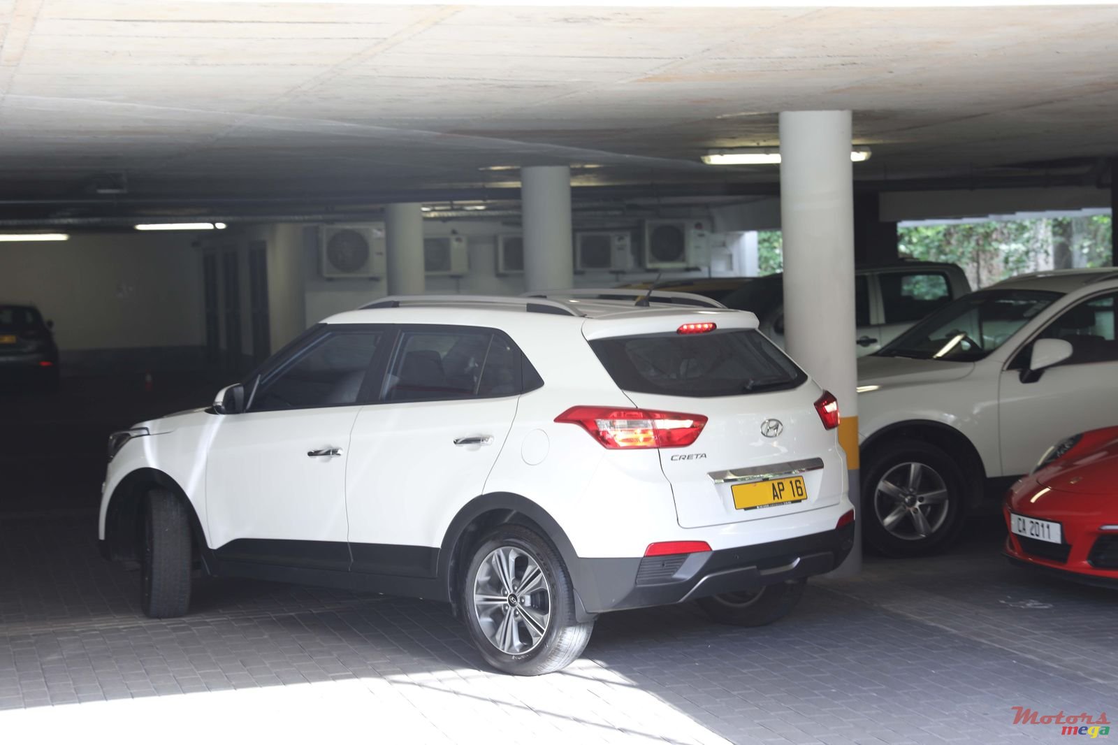 2016' Hyundai photo #2