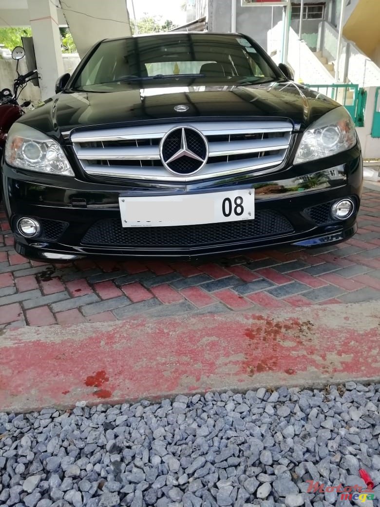 2008' Mercedes-Benz C-Class photo #1