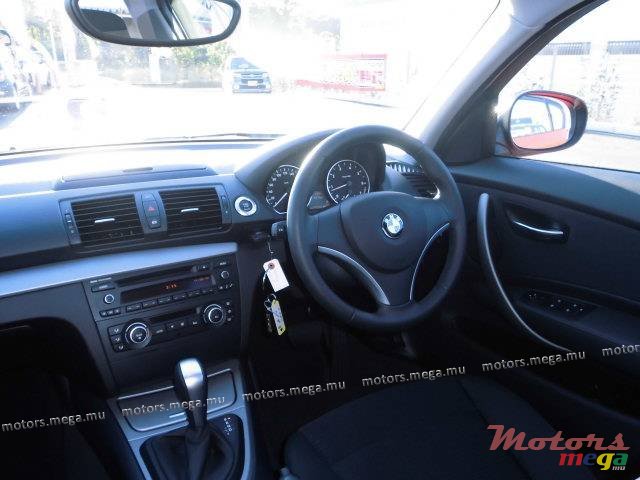 2010' BMW 3 Series Coupe 116i photo #2