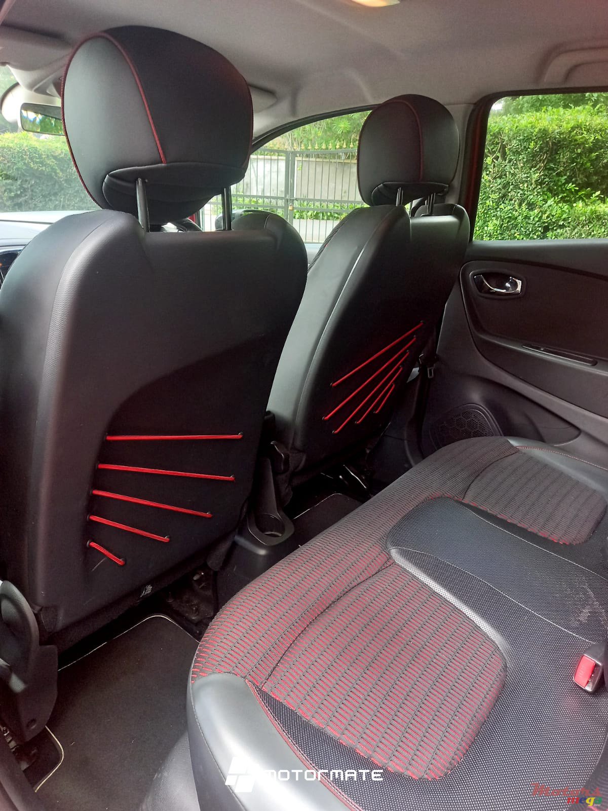 2015' Renault Captur photo #4