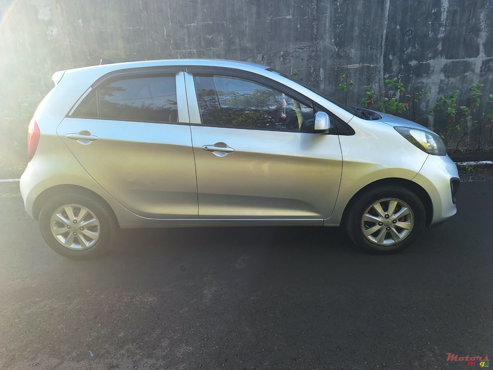 2013' Kia Picanto photo #2