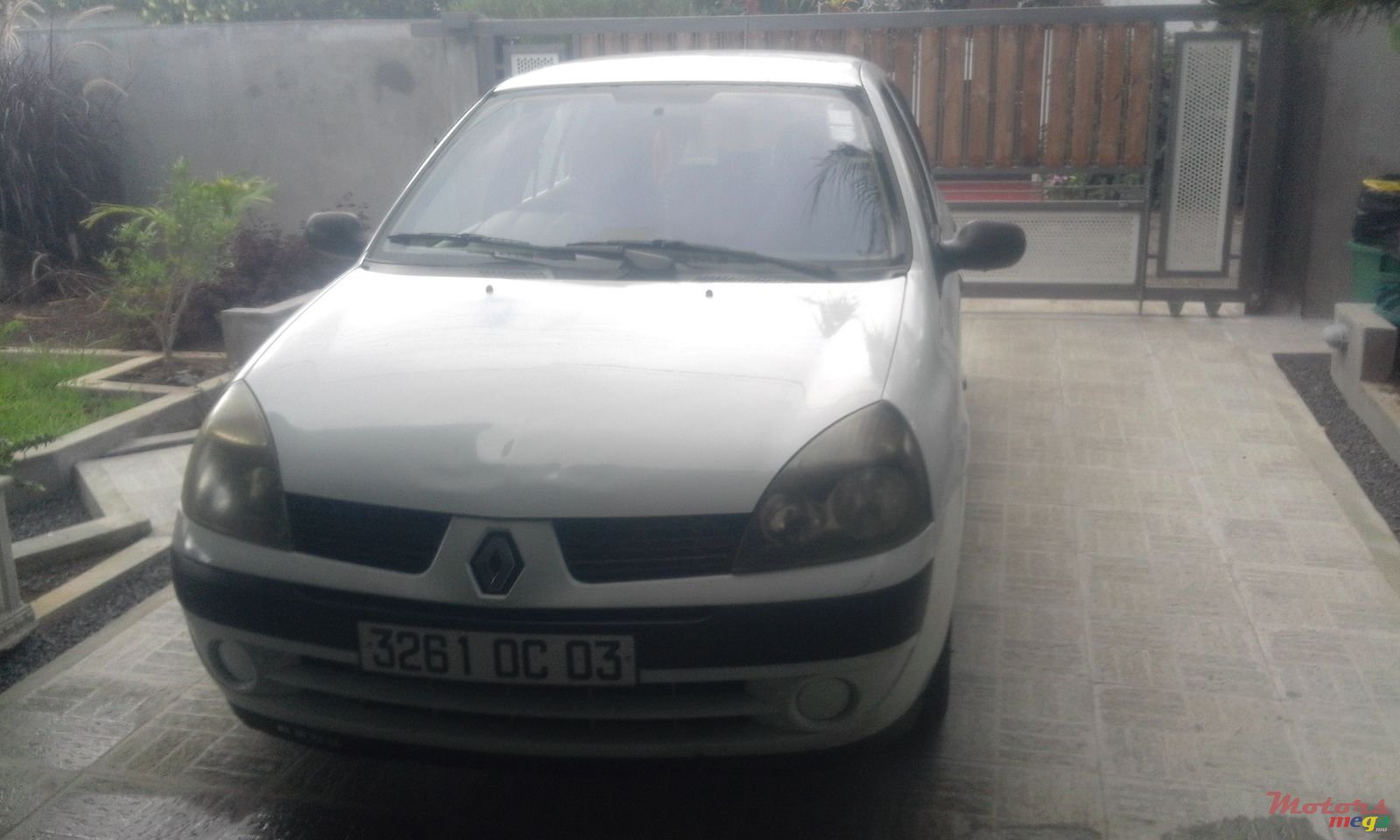 2003' Renault photo #2