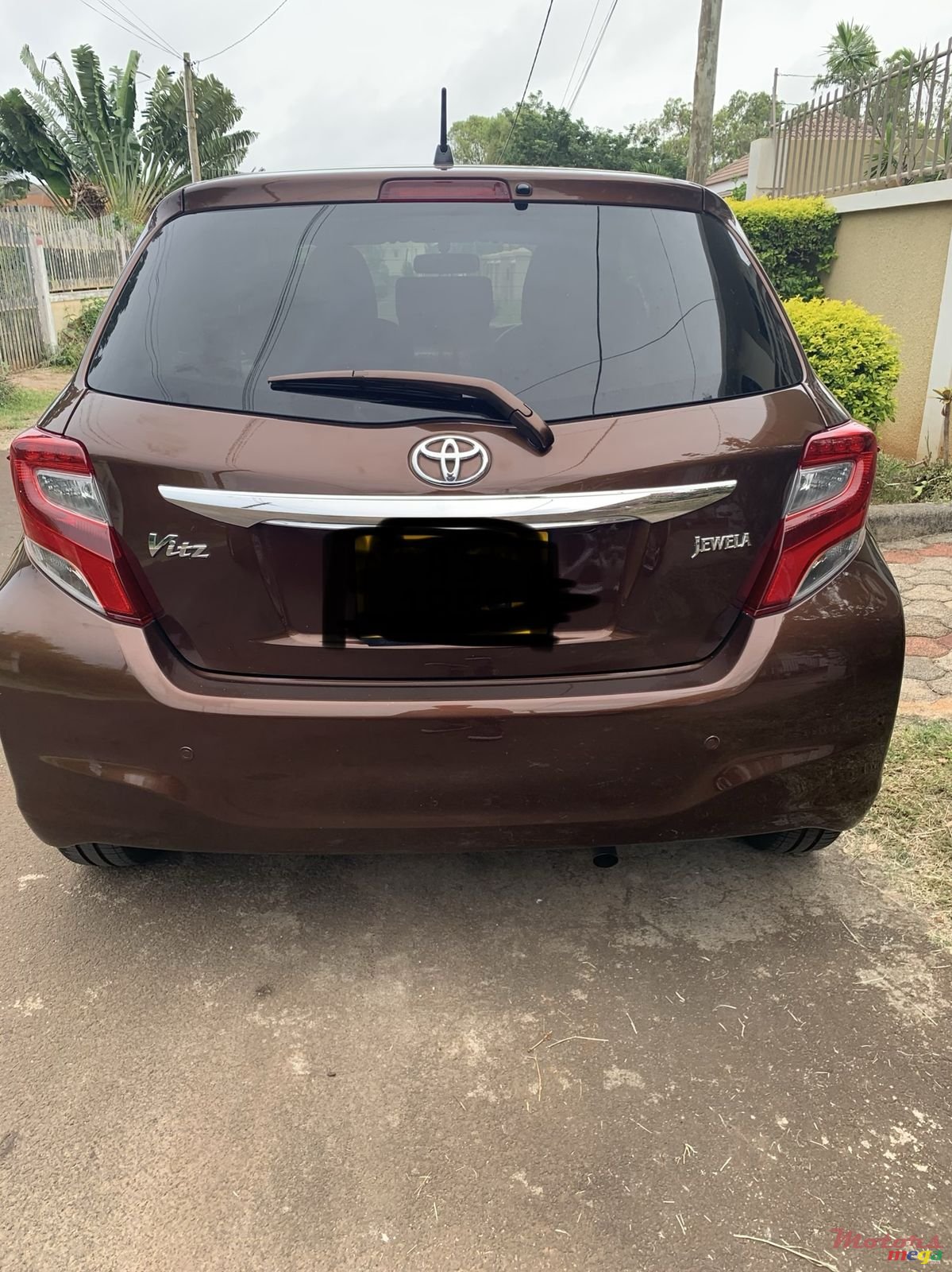 2014' Toyota Vitz photo #1