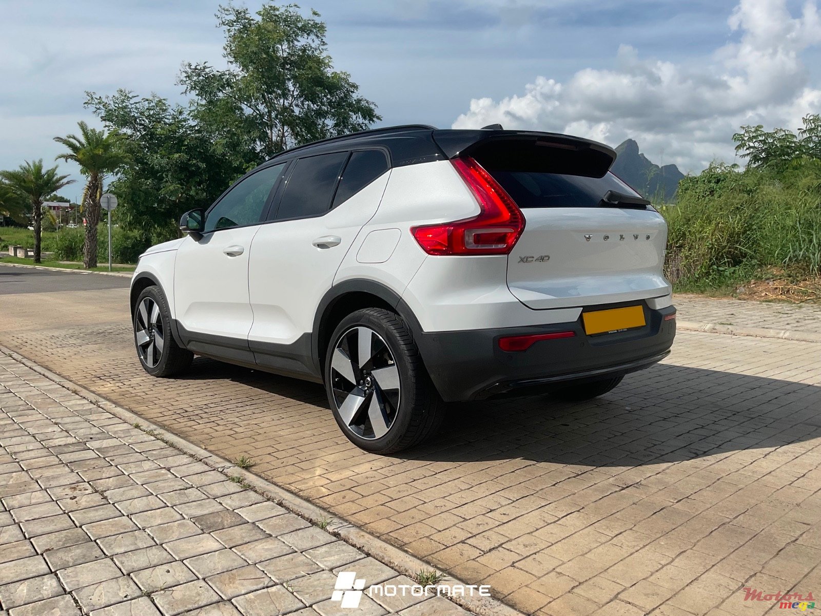 2023' Volvo XC40 P8 ULTIMATE photo #3
