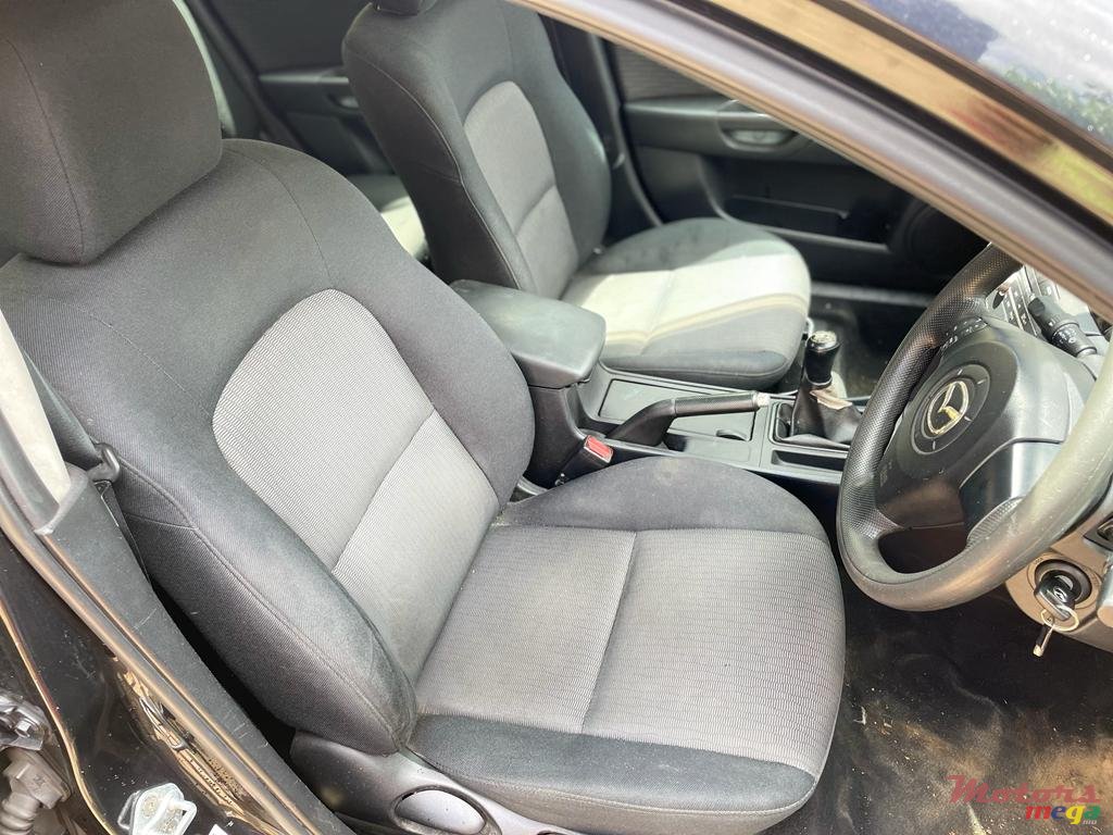 2006' Mazda Axela photo #6