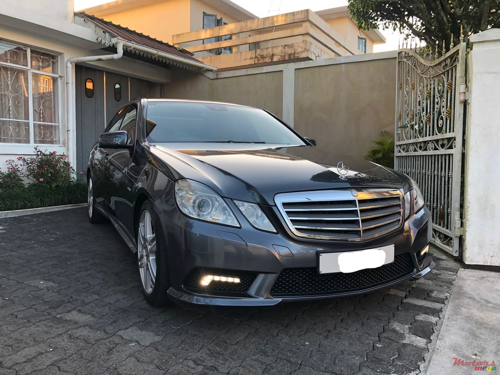 2011' Mercedes-Benz E250 AMG PACK photo #1