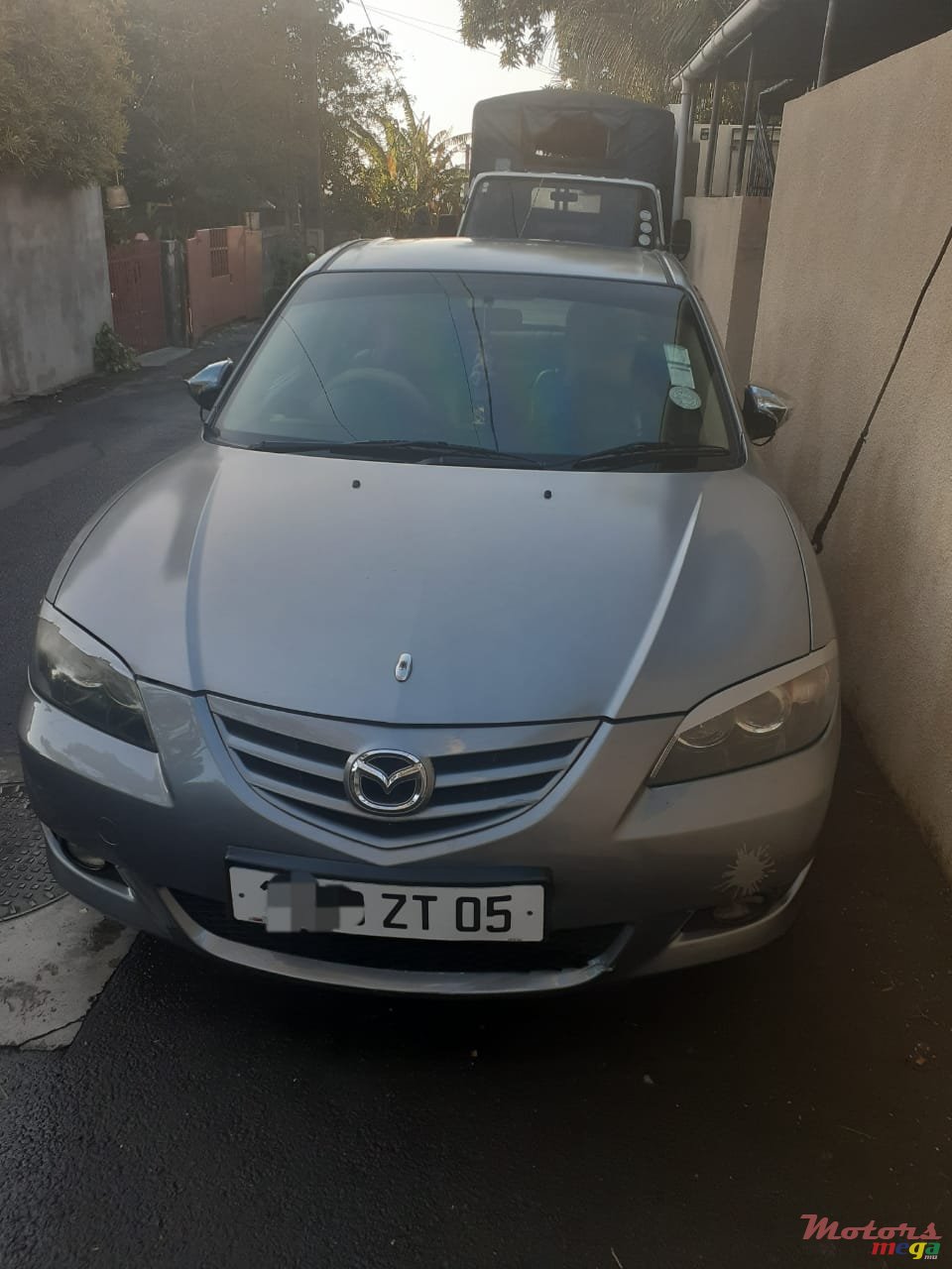 2005' Mazda 3 photo #2