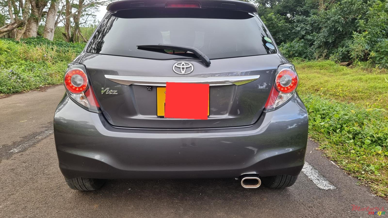 2014' Toyota Vitz photo #3