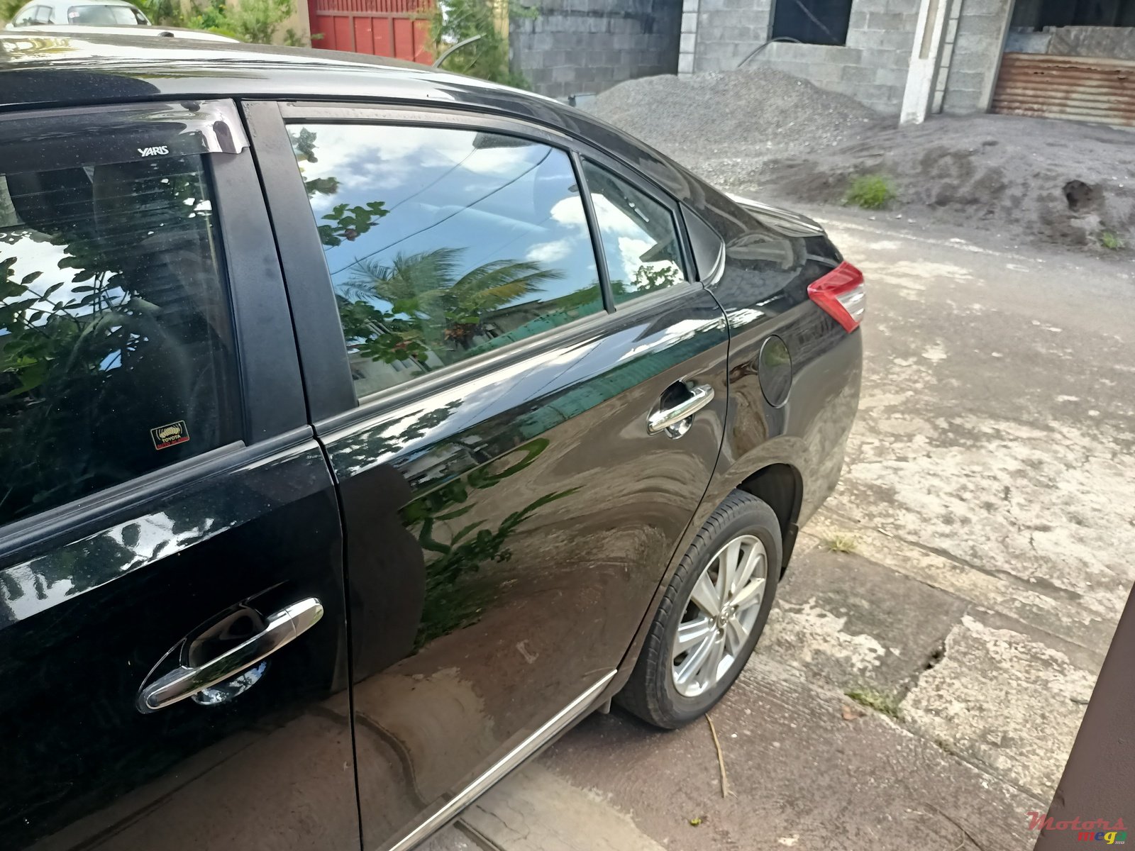 2016' Toyota Yaris photo #5