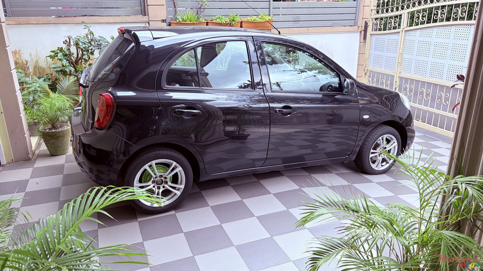 2014' Nissan March photo #6