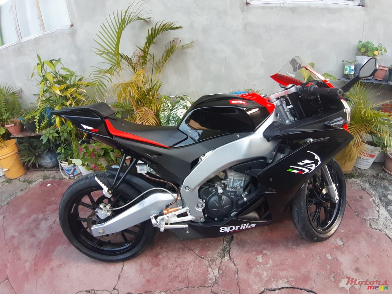 2013' Aprilia photo #2