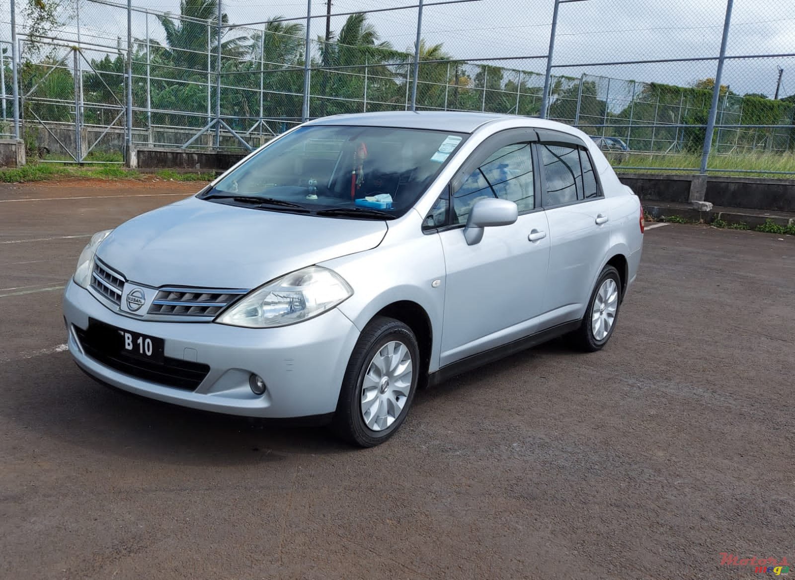 2010' Nissan Tiida photo #7