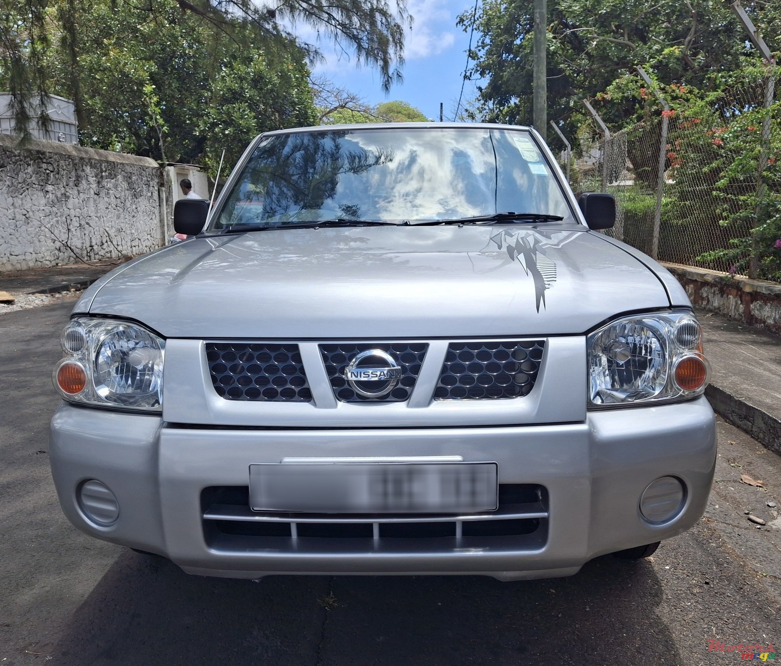 2010' Nissan Navara photo #1