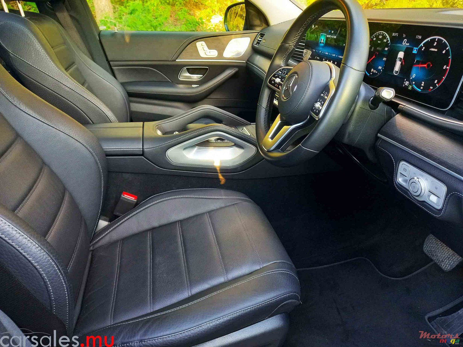 2022' Mercedes-Benz GLE 350 d 4Matic photo #6