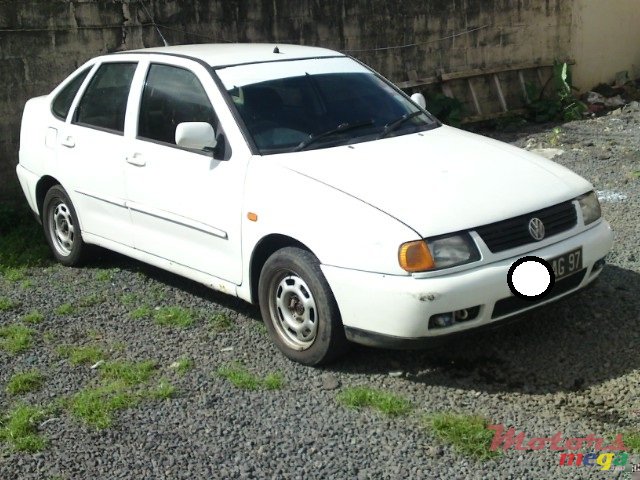 1998' Volkswagen Polo photo #1