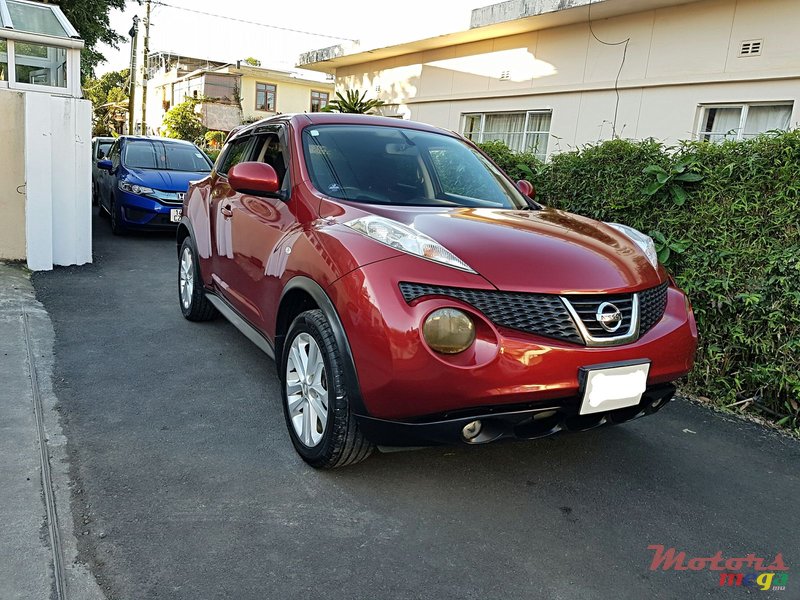 2010' Nissan Juke Rx photo #1