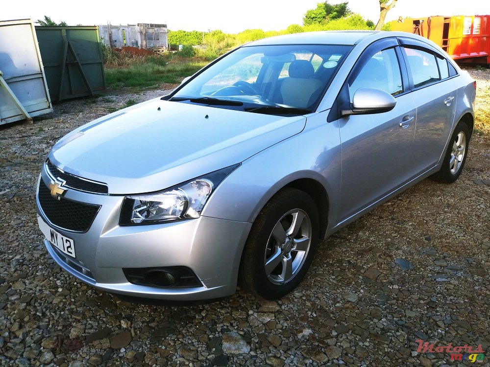2012' Chevrolet Cruze  LT 1.6 photo #2