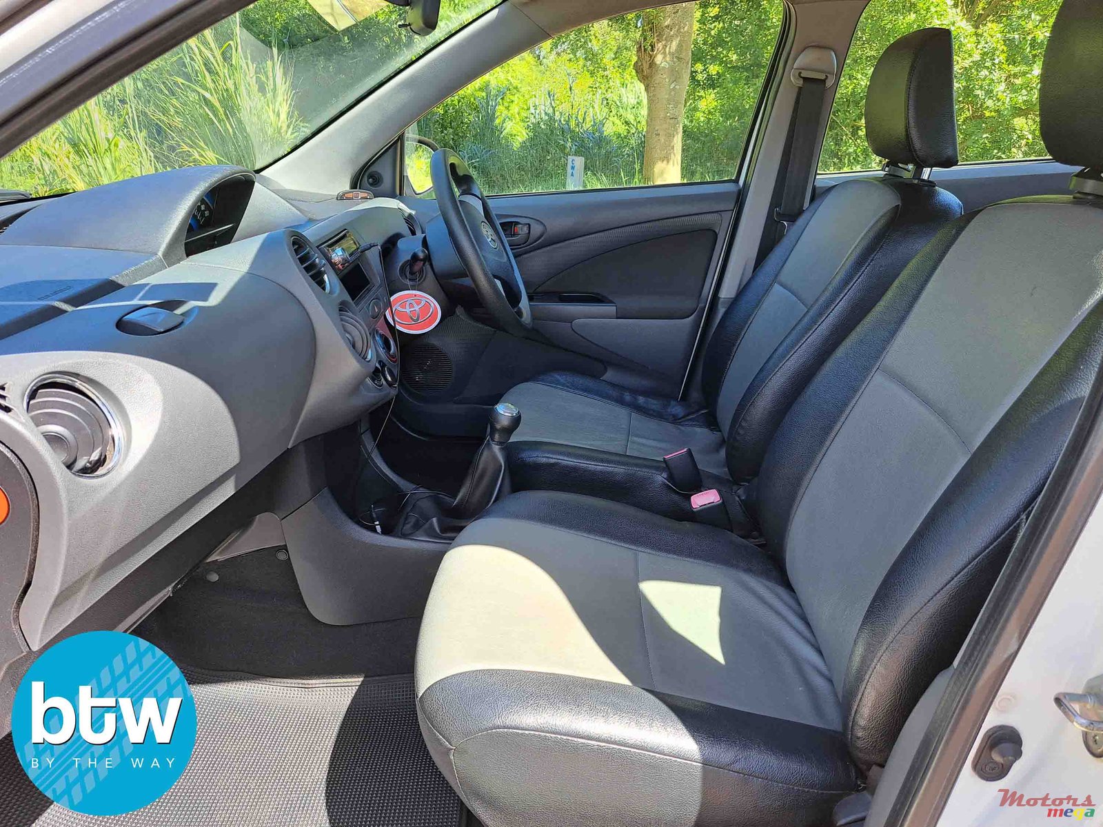 2013' Toyota photo #5