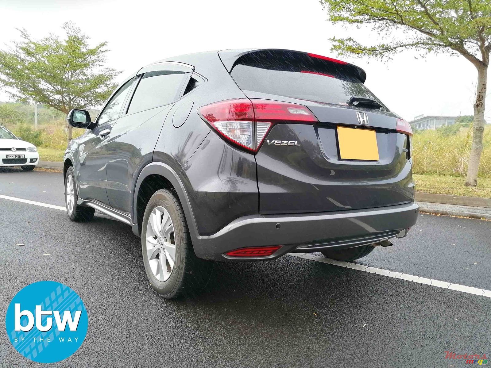 2015' Honda Vezel X Package photo #2