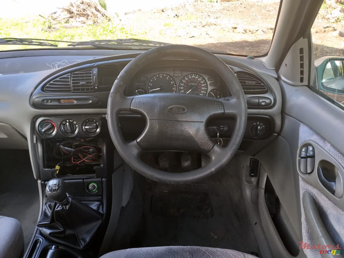 2000' Ford Mondeo photo #2