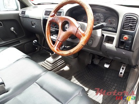2004' Nissan Single Cab photo #3