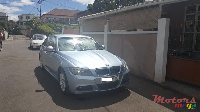 2009' BMW 320i M-Sport photo #1