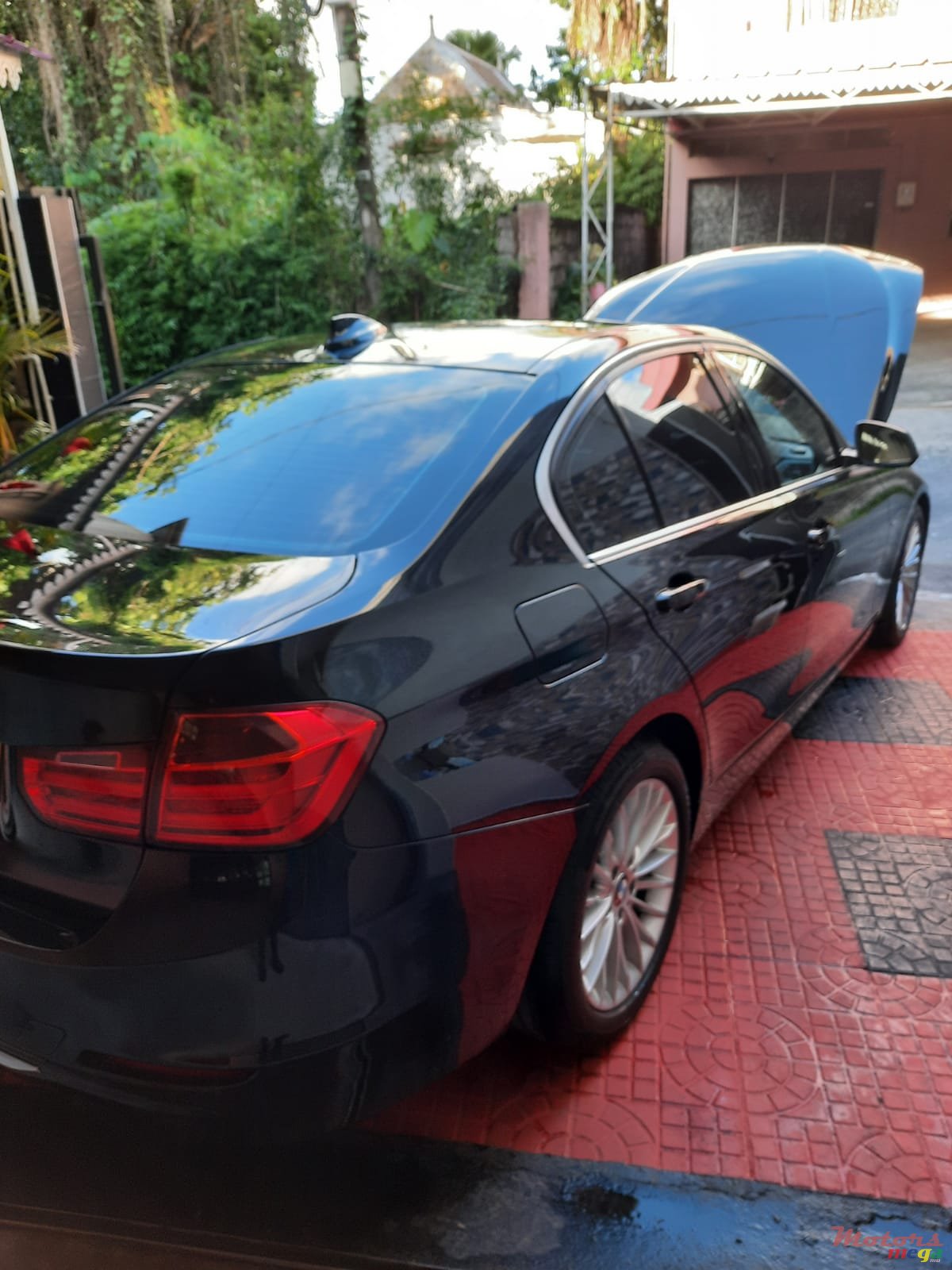 2013' BMW 316 photo #4