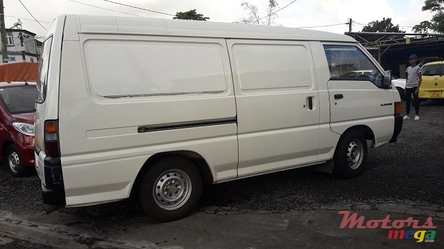 2006' Mitsubishi L300 photo #4