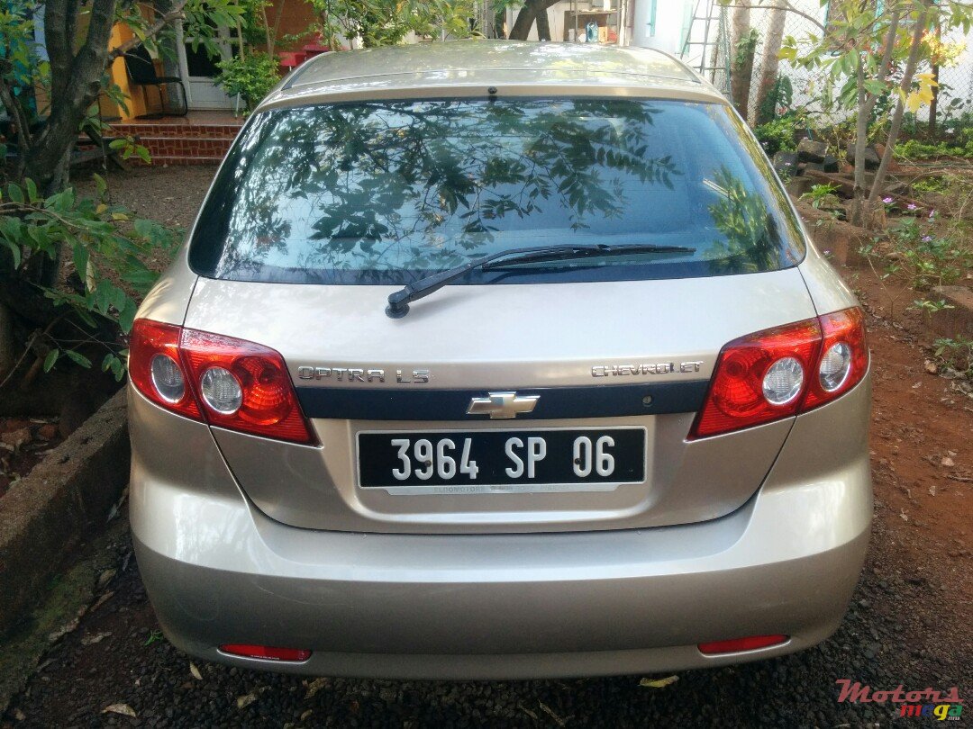 2006' Chevrolet Optra photo #3