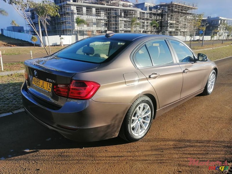 2013' BMW 3 Series photo #1