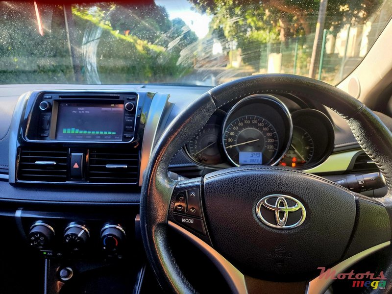 2016' Toyota Yaris G version photo #5