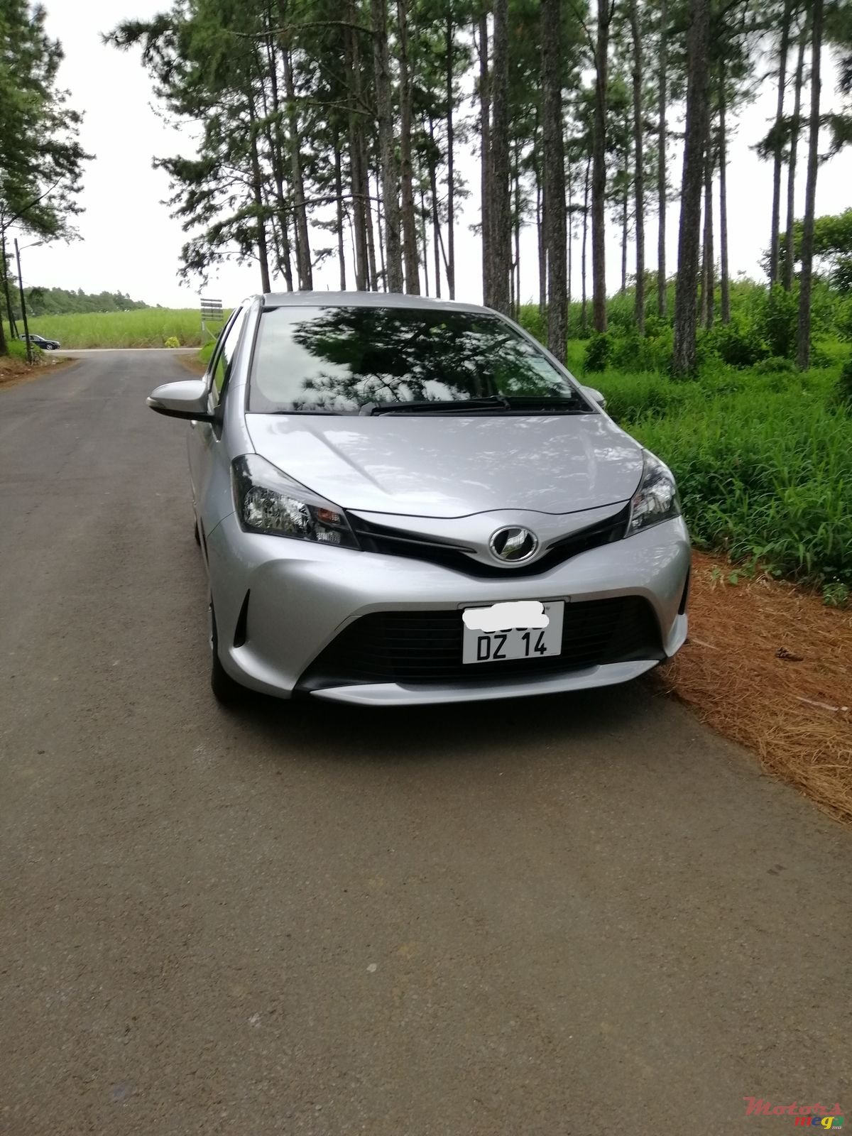 2014' Toyota Vitz photo #1