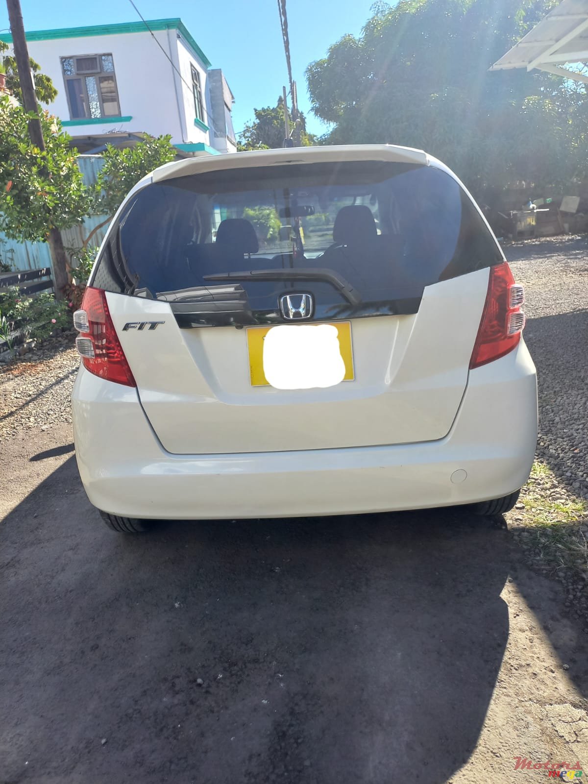 2009' Honda Fit Essence photo #1