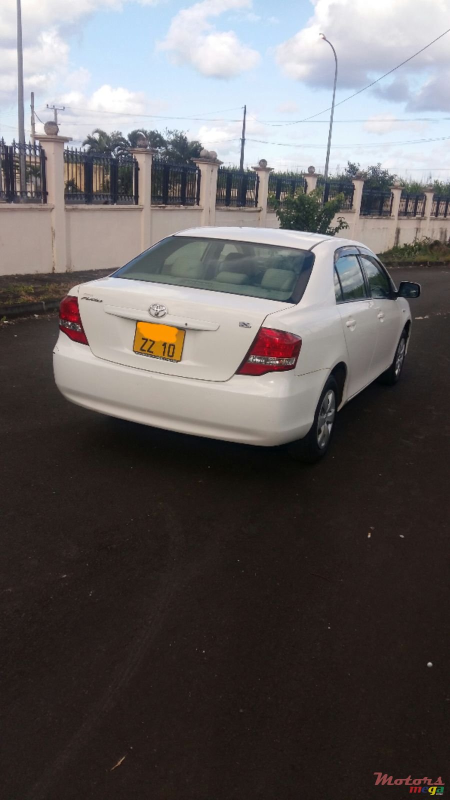 2010' Toyota Axio photo #2