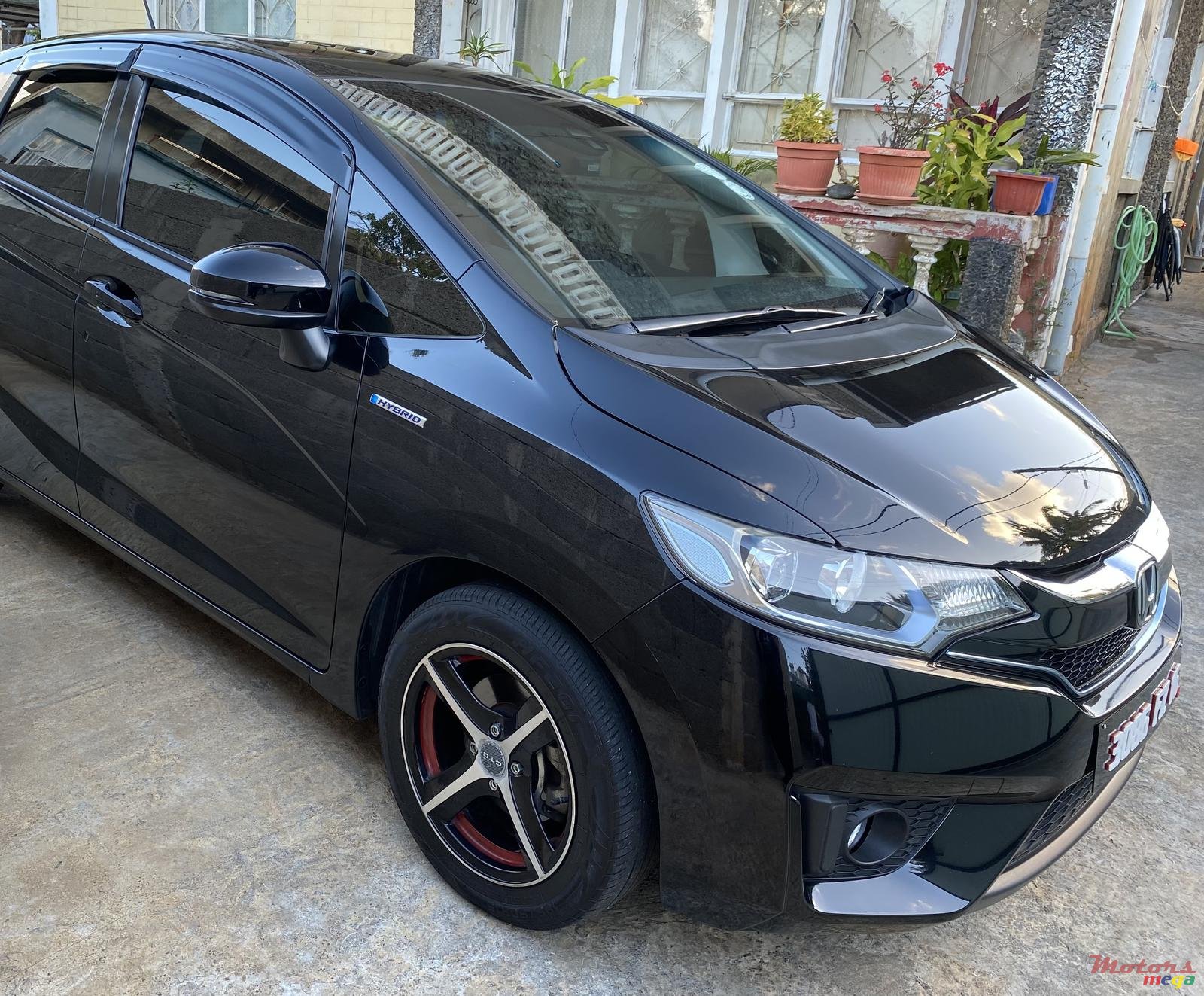 2016' Honda Fit Hybrid photo #2