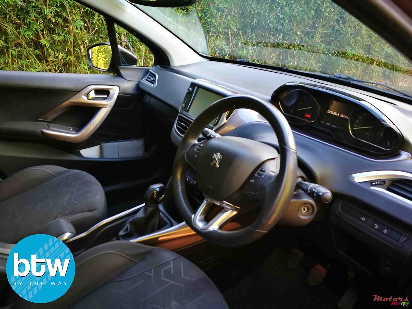 2014' Peugeot 2008 photo #3