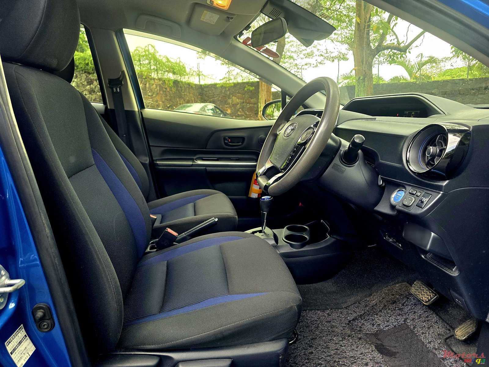 2017' Toyota Aqua Full options photo #6