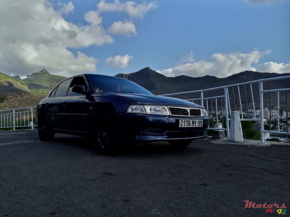 1999' Mitsubishi Lancer photo #2